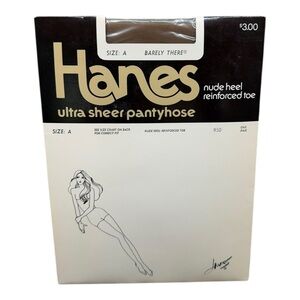Vintage Hanes Ultra Sheer Pantyhose A  Barely There 950 Nude Heel Reinforced Toe